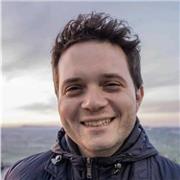 Insegnante di informatica, rivolto a persone alle prime armi nel mondo tecnologico. Problem solving hardware e software